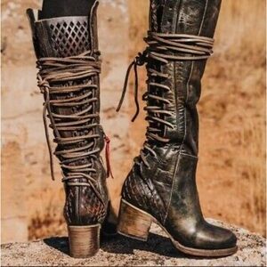 Freebirds by Steve Madden - Carver boots Size 9